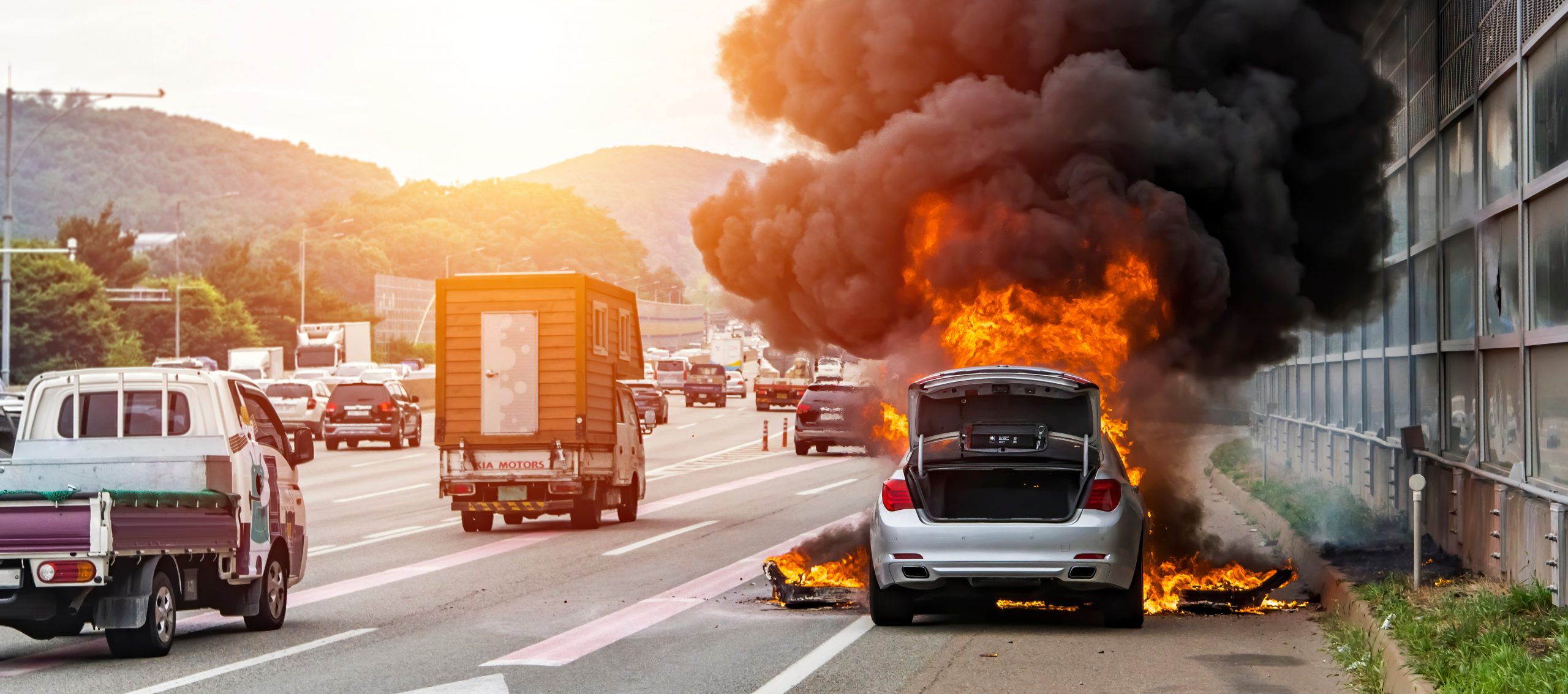 coche incendiandose
