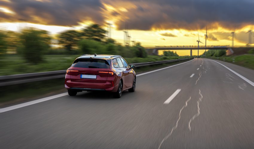 Coche en carretera