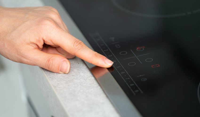 Mano sobre vitroceramica